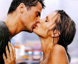 一个成熟男人是对你有男女之情还是单纯觉得你