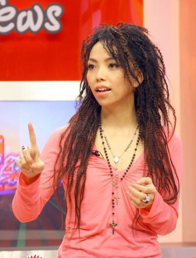 张惠妹担任<em>一日</em>主播 处女秀给自己打70分--娱乐