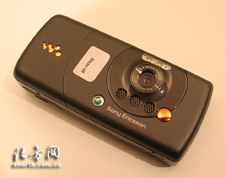 黑色音乐旋风骤起 索爱W810c手机上市--I T