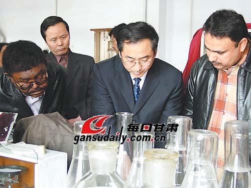 华西村人均收入_工厂人均产值(3)