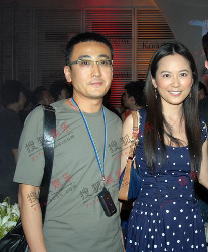 俞飞鸿窦文涛暧昧牵手疑似恋人--娱乐