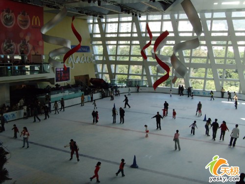 又一城是香港九龙半岛的又一处大型shopping