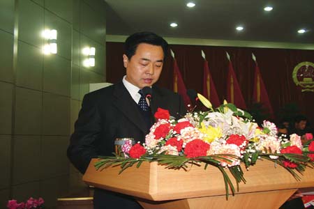 李树杰在礼县第十五届人代会第一次会上作政府