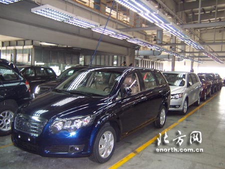 在奇瑞车间中,V5 2.0L车型已经总装完毕下线据了解,奇瑞V5"时尚高清图片