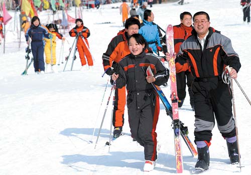 榆中县兴隆山滑雪场银装素裹