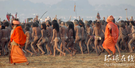 【附图】越南逮住一裸体女野人-野人-国际