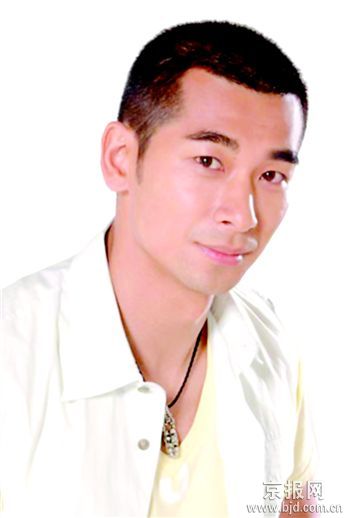 赵文卓妻子是《东北一家人》中牛小玲