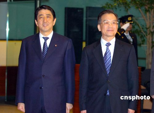 <em>少女</em>治感冒<em>被解胸罩</em>脱裤 下身遭摸(图)-<em>少女</em>-国