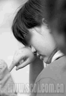 <em>少女</em>治感冒<em>被解胸罩</em>脱裤 下身遭摸(图)-<em>少女</em>-国