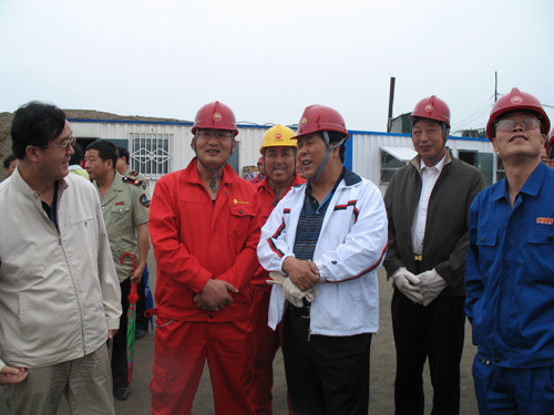 省国税局局长杨继元在玉门油田调研(图)-油田-