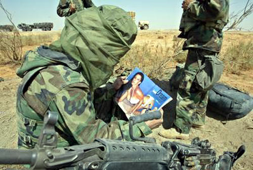 美国大兵要 人权 坚决捍卫<em>色情</em>杂志阅读权(图)
