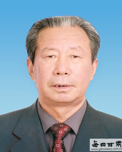 1968年10月,永登县龙泉公社大涝池学校民办教师,教导主任;1975年5