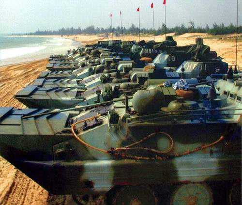 我军2000年开始列装新型两栖装甲车-,列装,两栖,装甲车,-国内