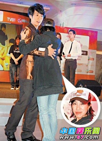 吴尊和豆腐跳舞紧张到冒汗辰亦儒吃Fans美女美女扭秧歌图片
