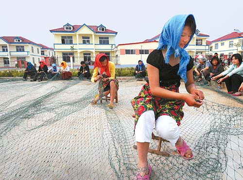 江苏省赣榆县渔民搬进渔网加工居住示范区-渔
