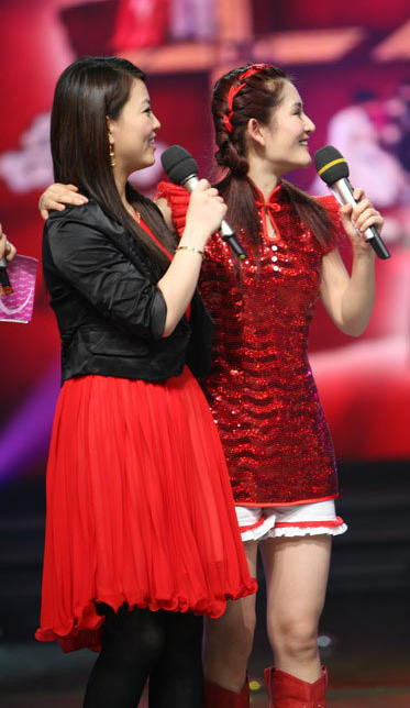 李湘谢娜大方秀亲密