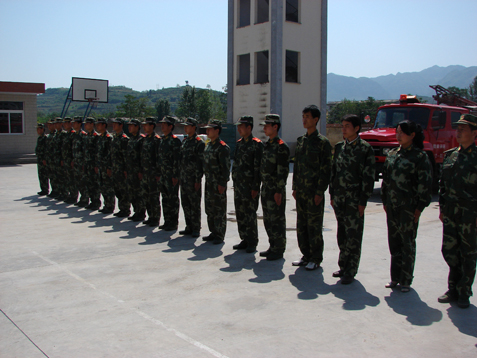 省消防总队陶润仁总队长看望慰问成县中队全体