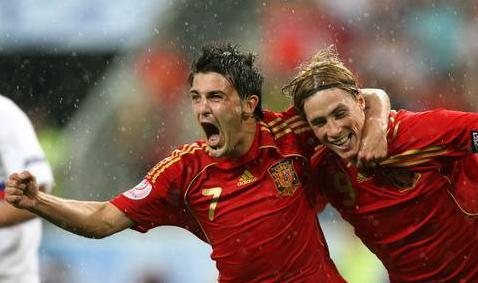 欧洲杯:西班牙4-1胜俄罗斯 首个帽子戏法诞生[
