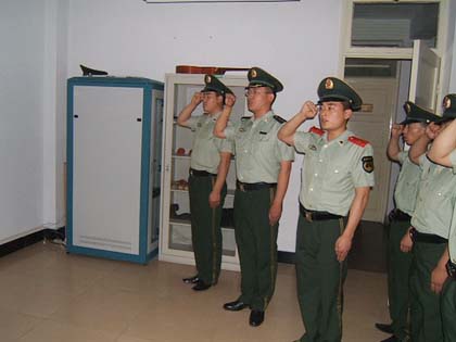 兰州消防西固中队举行入党宣誓和重温入党誓词