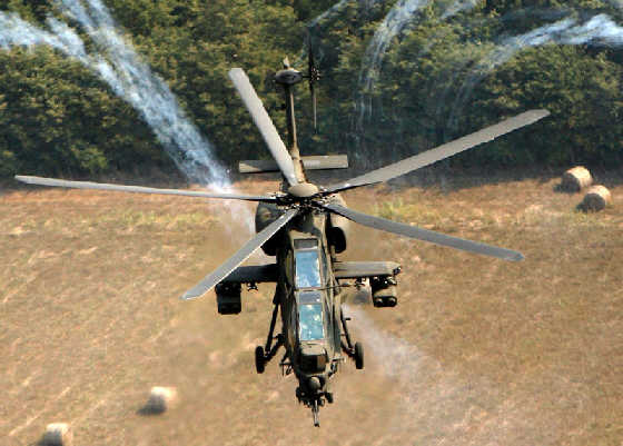 意大利猫鼬武装直升机[资料图片]