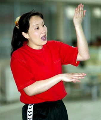 于芬怒斥游泳中心冒用签名取走奖金 求司法介