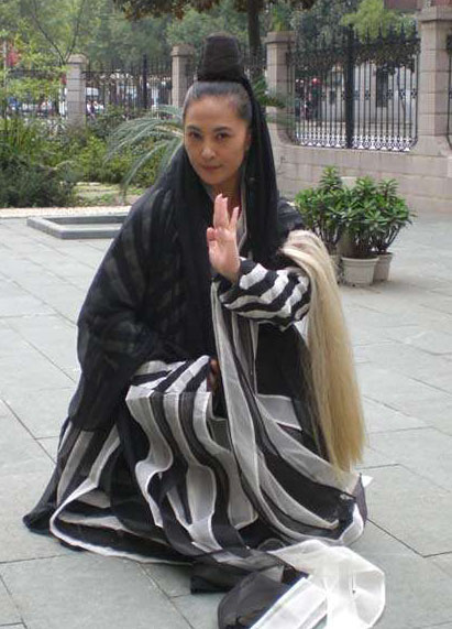 张纪中旧爱剧组被打 声称浑身青紫 -张纪中,