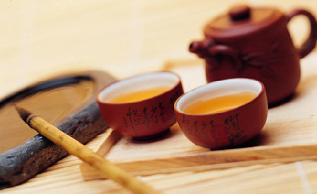 扁桃体结石_膀胱结石的原因_结石能不能吃海鲜