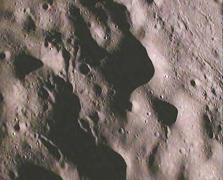 印度月球探测器成功撞击月球表面(图)-,月球,-甘