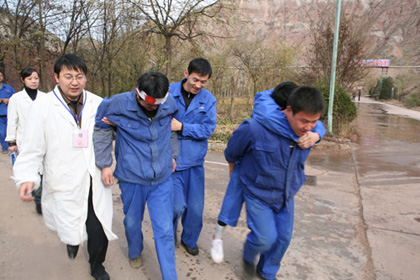 甘肃和平化工厂举行安全生产事故应急预案救援