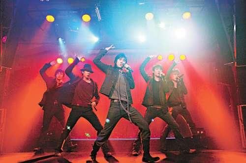 东方神起客串新片《舞吧!昂》 并唱主题曲-东方