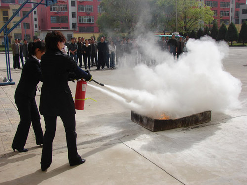 武威消防组织市邮政局开展新《消防法》宣贯工