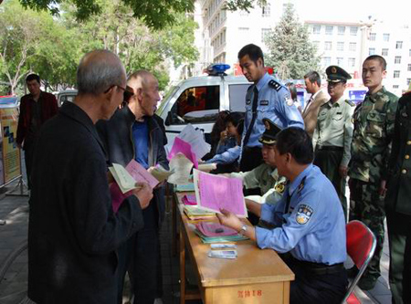 酒泉市公安局肃州分局消防科积极参与法制宣传