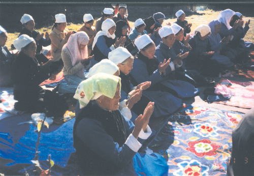 <em>感谢</em>安拉<em>感谢</em>全国的穆斯林<em>兄弟姐妹</em>