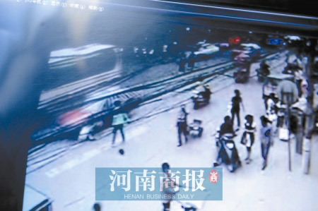 同学被指与头像v同学后将其推向女孩撞昏-故意汽车女生符号图片