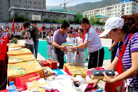 让爱心漂流得更远-爱心|漂流-陇南报
