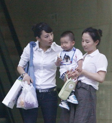 <em>陈羽凡妻子</em>逛街被拍-<em>陈羽凡</em>-娱乐