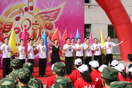 军营里飘出爱国歌--庆八一《想唱就唱》栏目