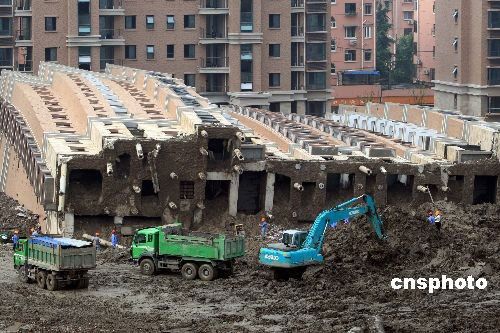 上海塌楼事故6人被刑拘 开发商股东无公务员
