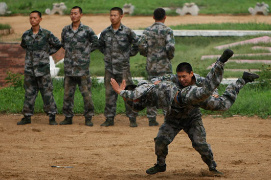 北京卫戍区警卫三师营区向中外记者开放