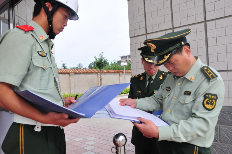 庆阳支队党委成员深入基层单位督察部队管理和