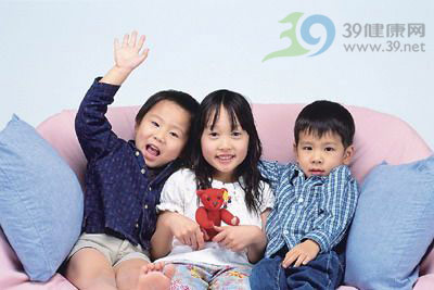 宝宝勃起或<em>抚摸外阴怎么</em>办?-宝宝-<em>女性</em>