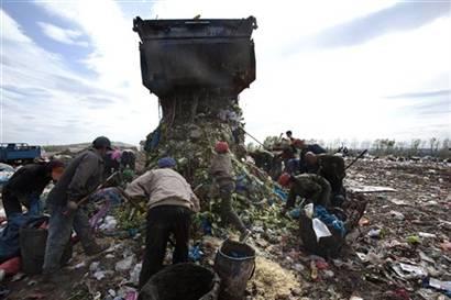 中国农村成城市垃圾填埋场 未来十年暗藏健康