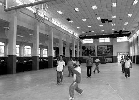 徽县四中开展体育活动