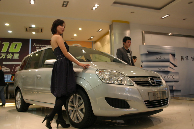 全新opel欧宝zafira赛飞利手动版现身欧宝长沙
