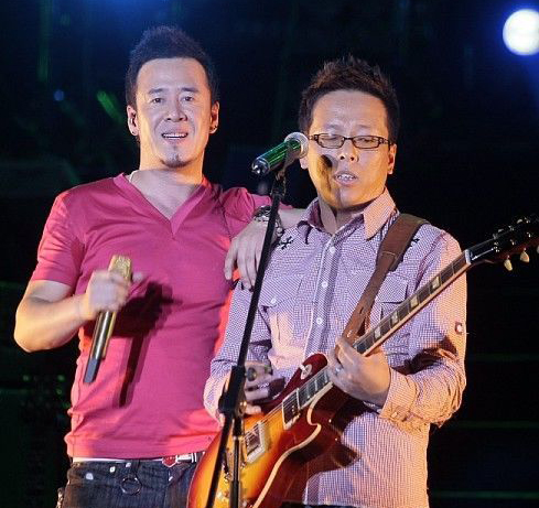  杨坤 约满要离开华谊 兄弟 - 杨坤 -娱乐