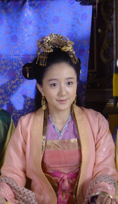 李倩《衣被<em>天下</em>》变<em>织女</em>-李倩|《衣被<em>天下</em>》