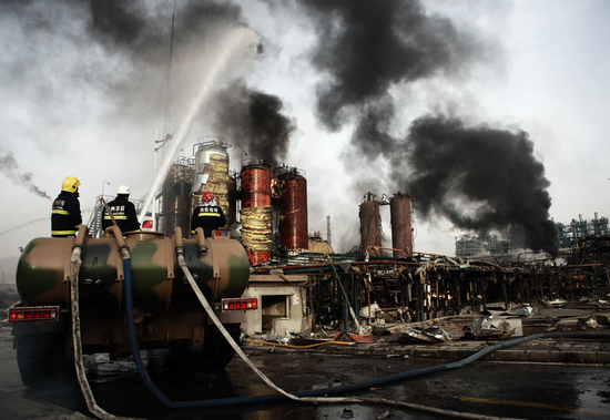 兰州石化公司303厂316罐区爆炸事故处置纪实