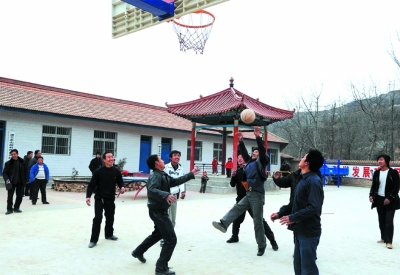 实施农民工体育健身工程的模式体系构建研究