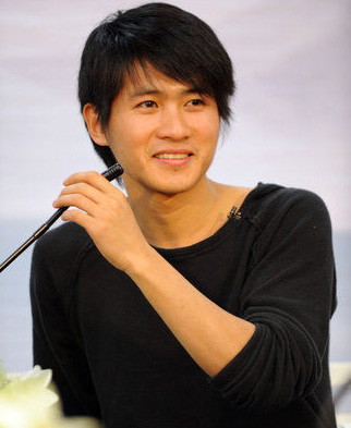 韩寒打算与女友结婚-韩寒