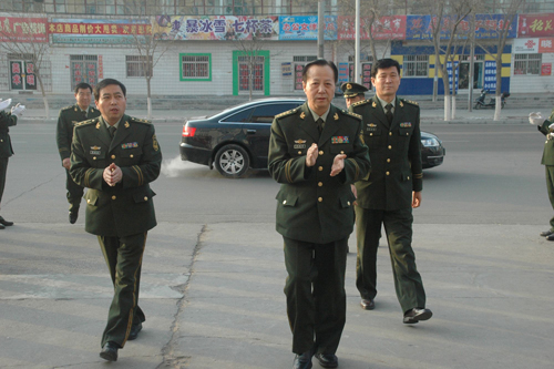 翟壮恩副总队长带队慰问金昌消防官兵